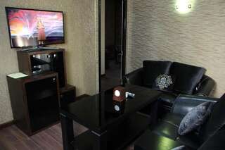 Отель Hotel Roma & Tours Ереван Семейный номер с парковкой-2
